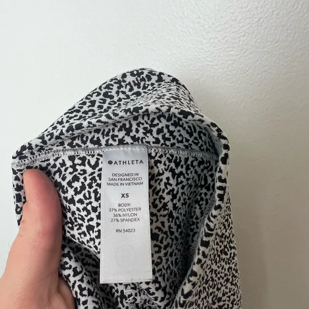 Athleta Woman's XS Black and White Animal Print Leggings - Picture 2 of 5